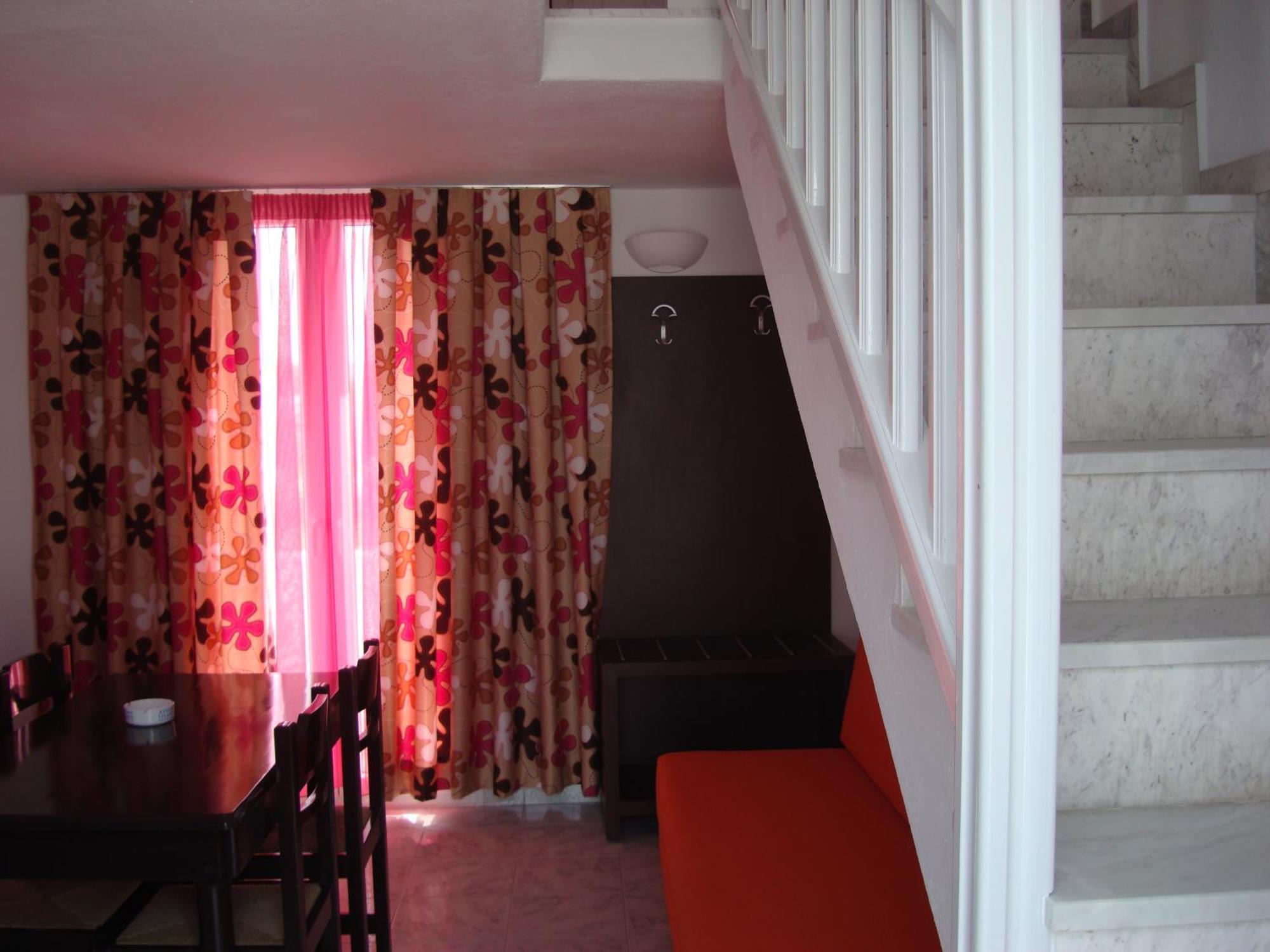 Elena Studios&suites